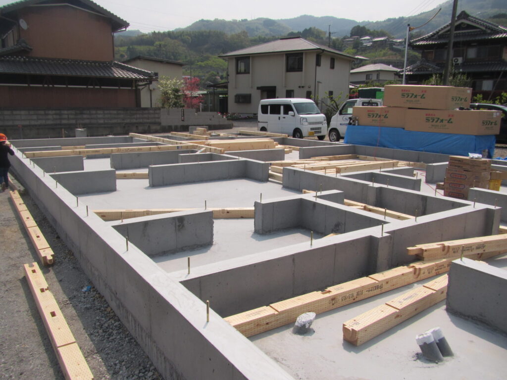 橋本市清水H様邸 土台伏せ