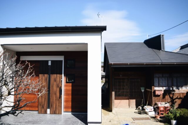 母屋と調和する平屋のお家